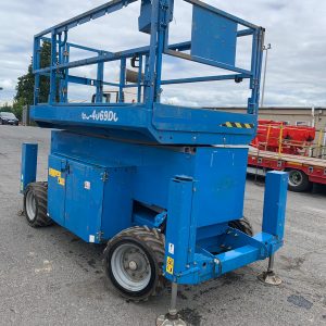 pre-owned-genie-gs4069DC-self-propelled-electric-scissor-lift-for-sale