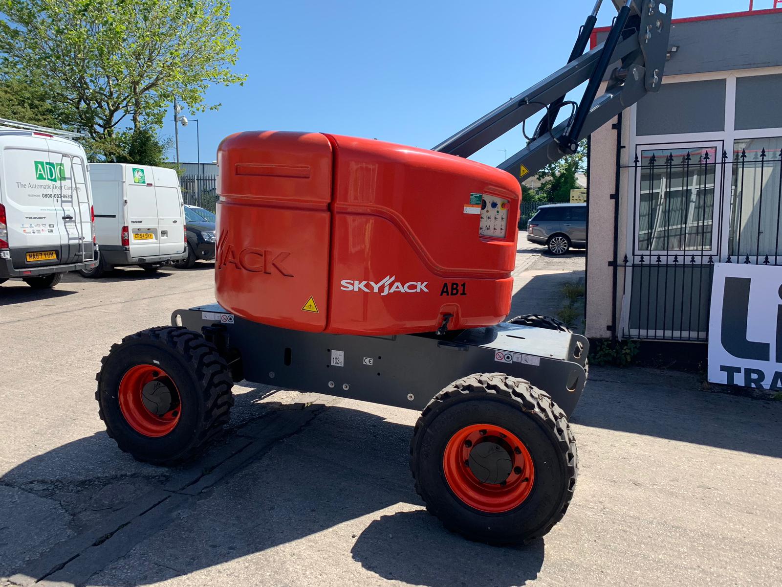 PRE-OWNED Skyjack SJ51 AJ 4x4 Self Propelled Boom Lift - Image 4
