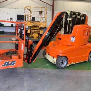 pre-owned-toucan-1210-self-propelled-vertical-mast-boom-lift-for-sale