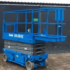 PRE-OWNED GENIE GS2632 Ultra Narrow DC Self Propelled Electric Scissor Lift