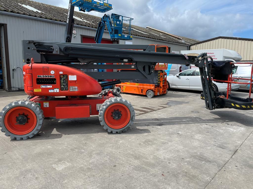 PRE-OWNED Niftylift HR17 4x4 Hybrid Self Propelled Boom Lift - Image 2