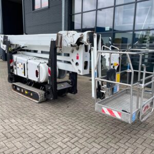 PRE-OWNED Oil & Steel Octopus 23 Dual Fuel Spiderlift